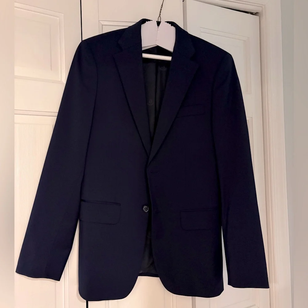 Men’s Tommy Hilfiger navy jacket - size 36R slim